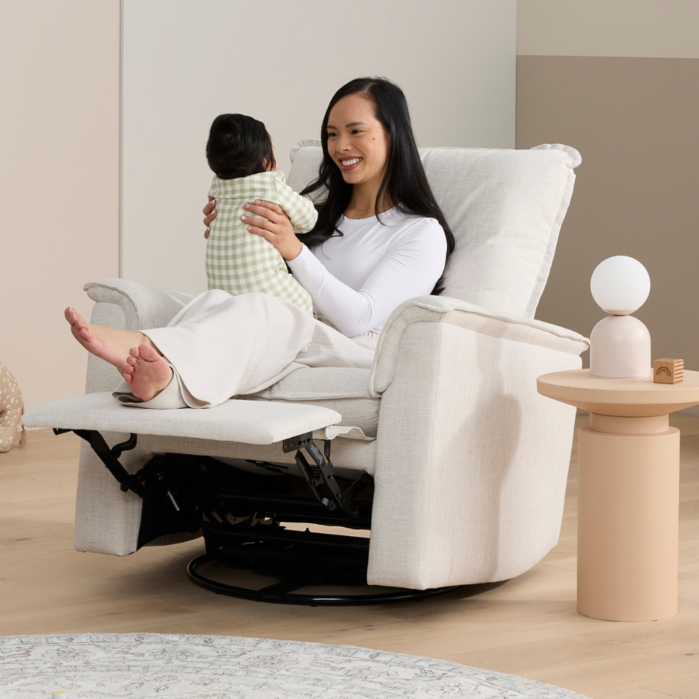 Louie Recliner Glider Nursery Chair in Eggshell