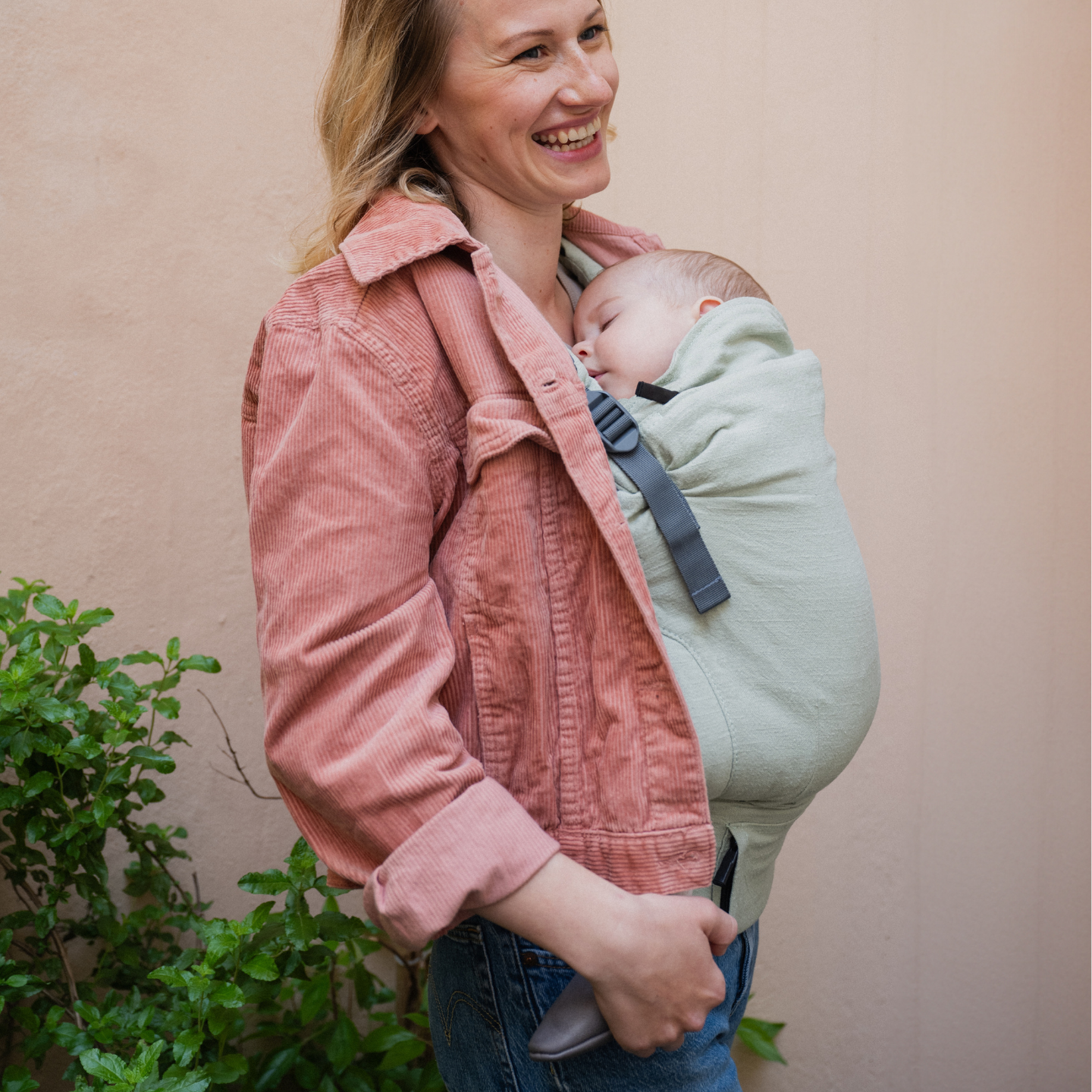 Boba X Adjustable Linen Carrier in Willow Green