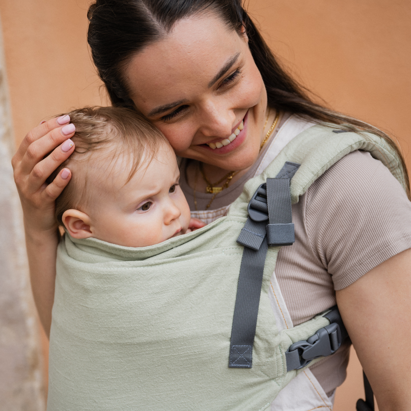 Boba X Adjustable Linen Carrier in Willow Green