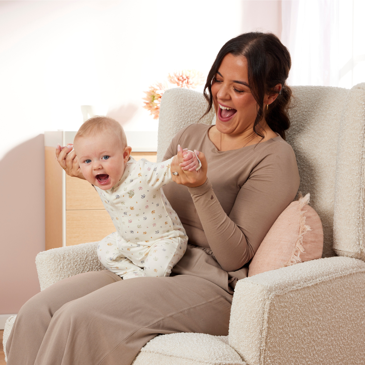 Chelsea Electric Recliner Glider Chair with USB in Vanilla Bouclé