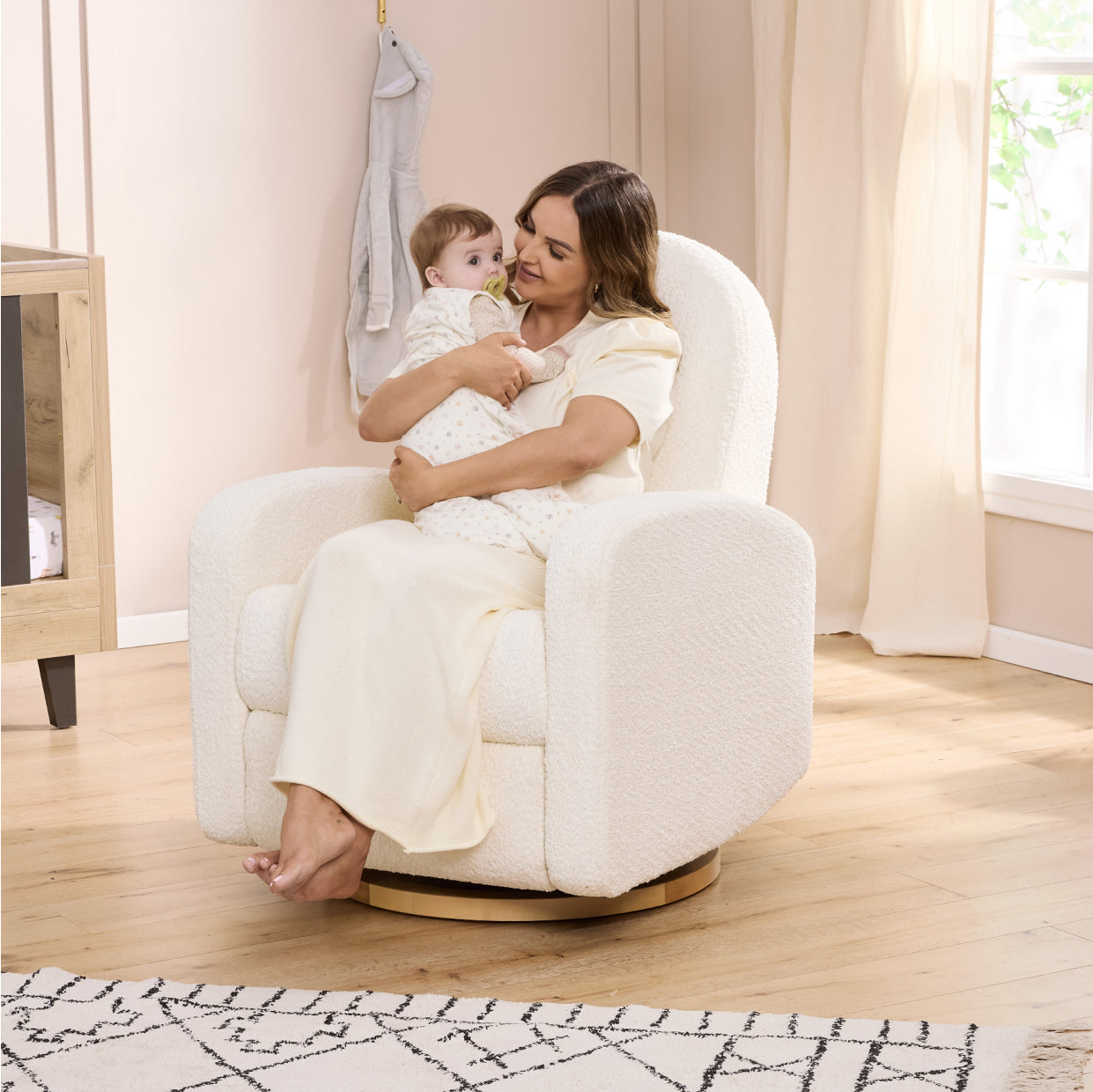 Maya Electric Recliner Glider Nursery Chair in White Mist