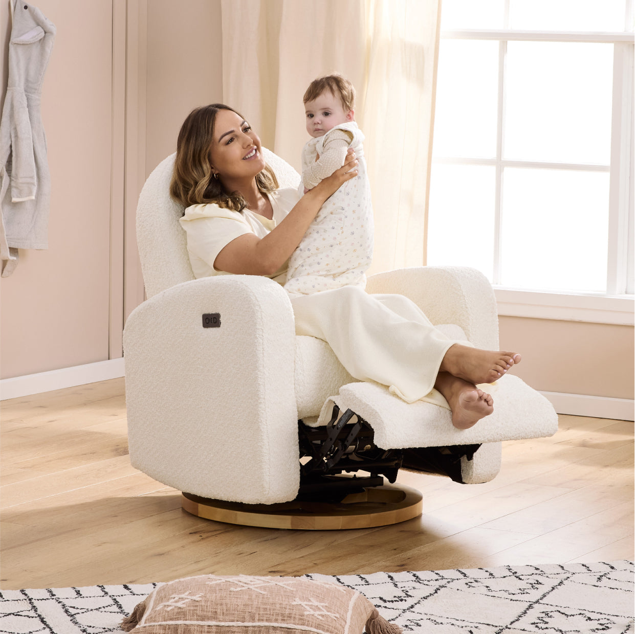 Maya Electric Recliner Glider Nursery Chair in White Mist