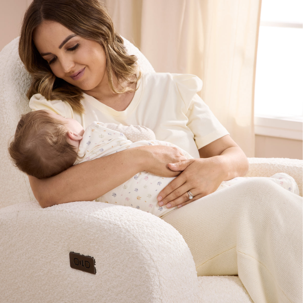 Maya Electric Recliner Glider Nursery Chair in White Mist