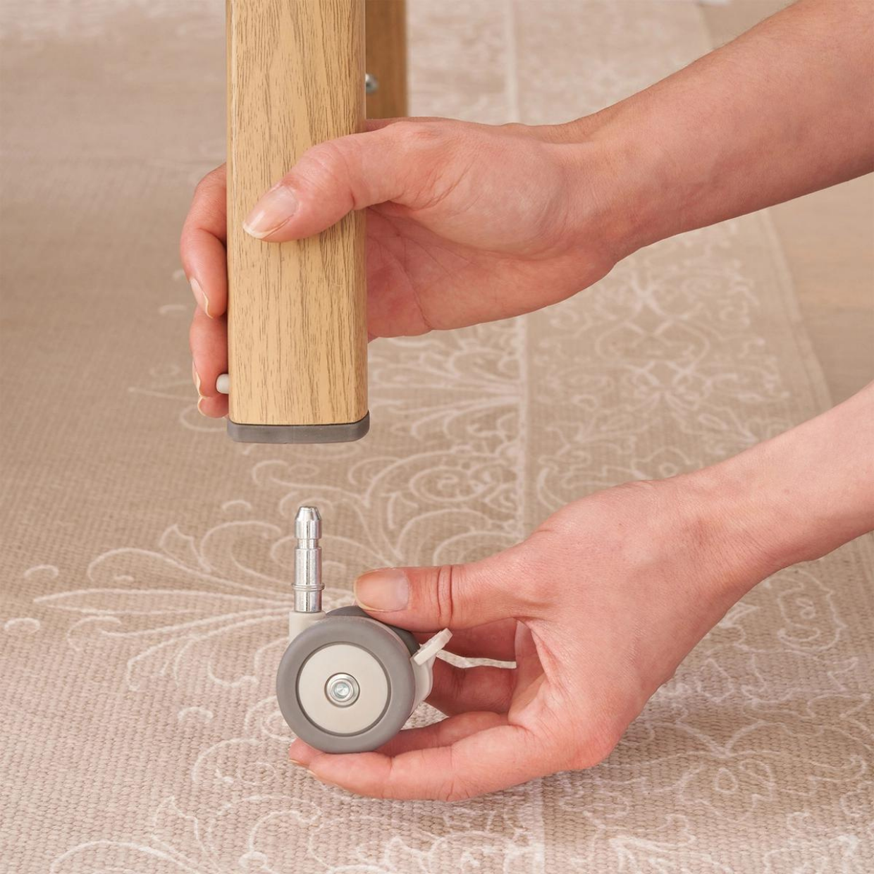 CoZee Breeze Plus Co-sleeping Bassinet with Rocking Legs in Oak Charcoal