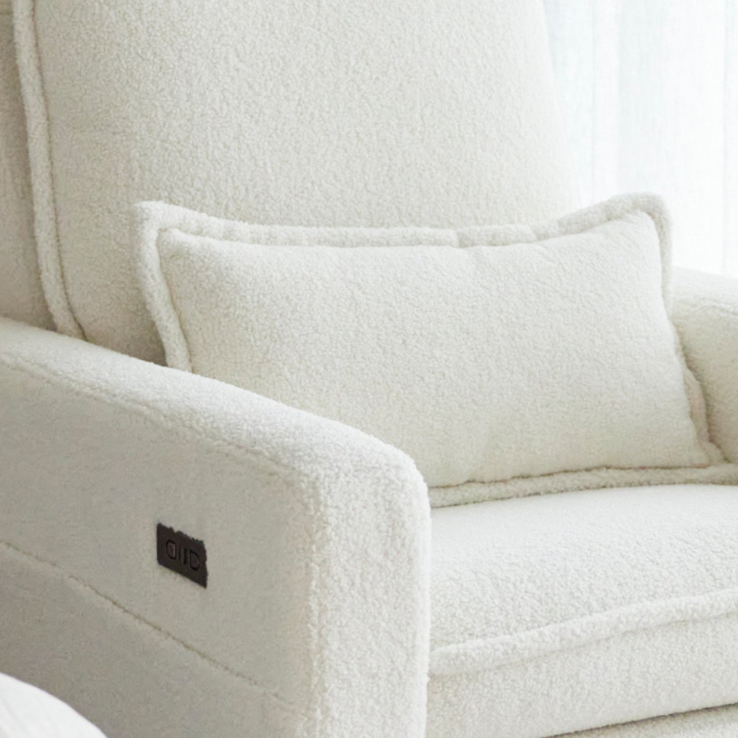 Frankie Electric Recliner Glider Nursery Chair in Coconut Teddy