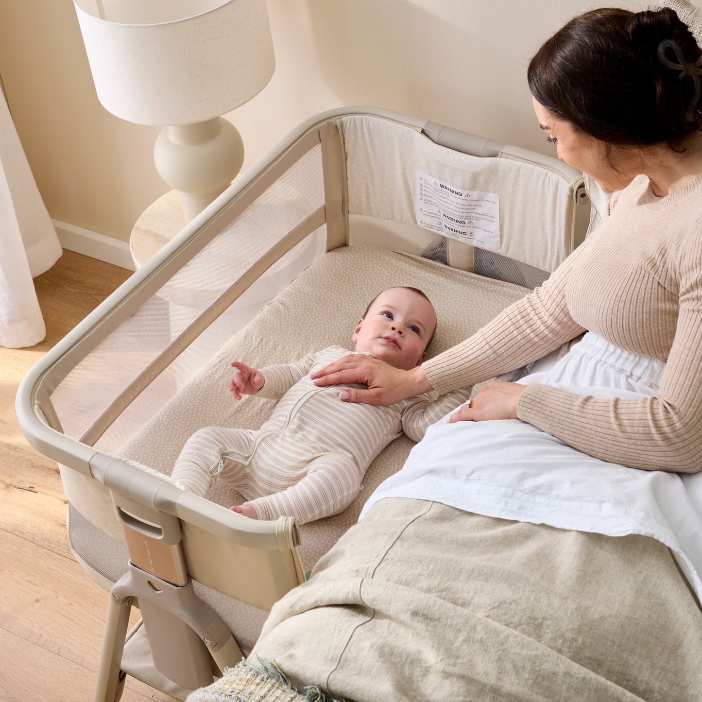 CoZee Breeze Zen Co-sleeping Bassinet in Sand
