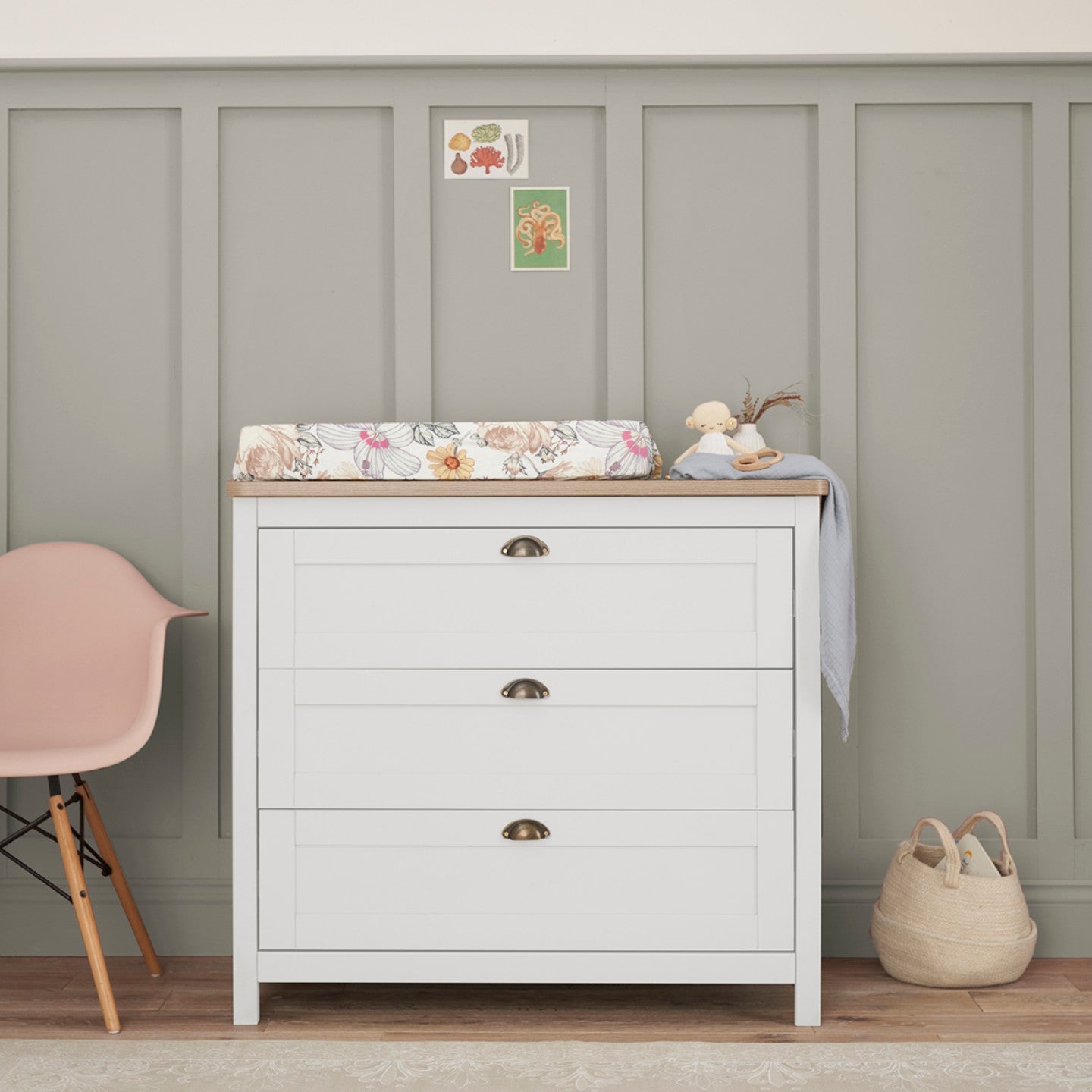 Verona Chest and Changer in Oak White