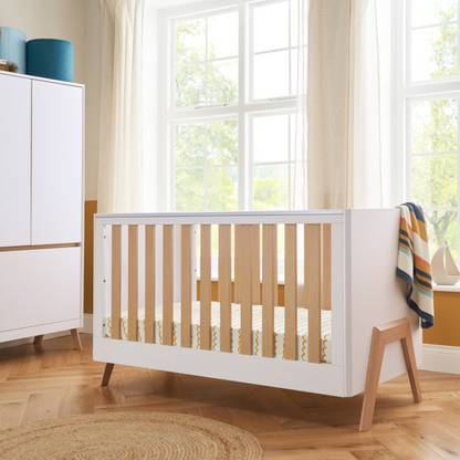 Fuori Cot Set in White & Light Oak with Quinn Electric in Eggshell
