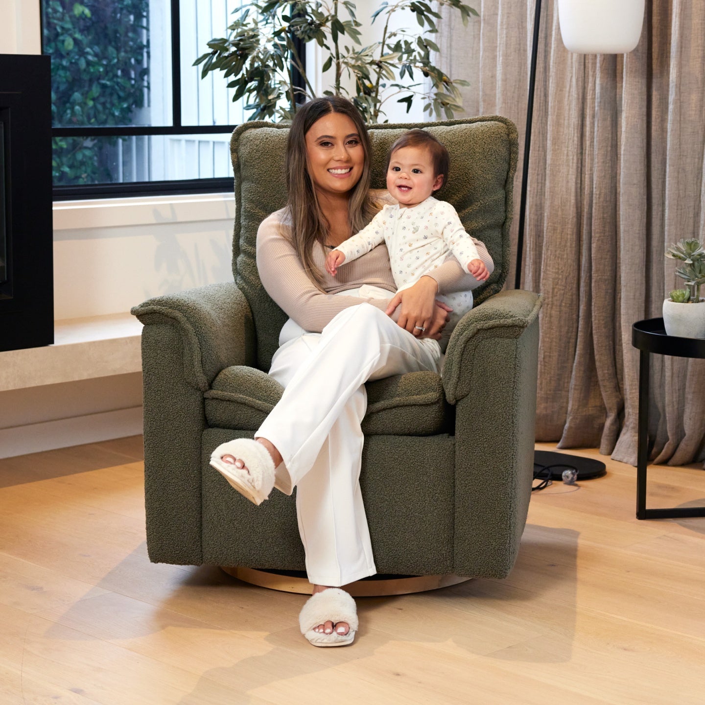 Louie Electric Recliner Glider Nursery Chair in Olive Teddy IL