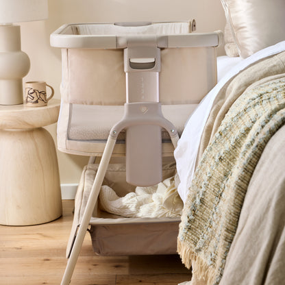 CoZee Breeze Zen Co-sleeping Bassinet in Sand