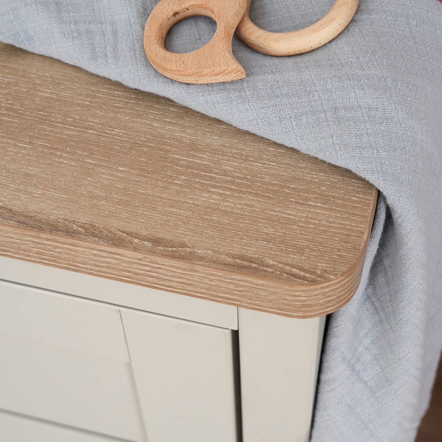 Verona Chest and Changer in Oak White