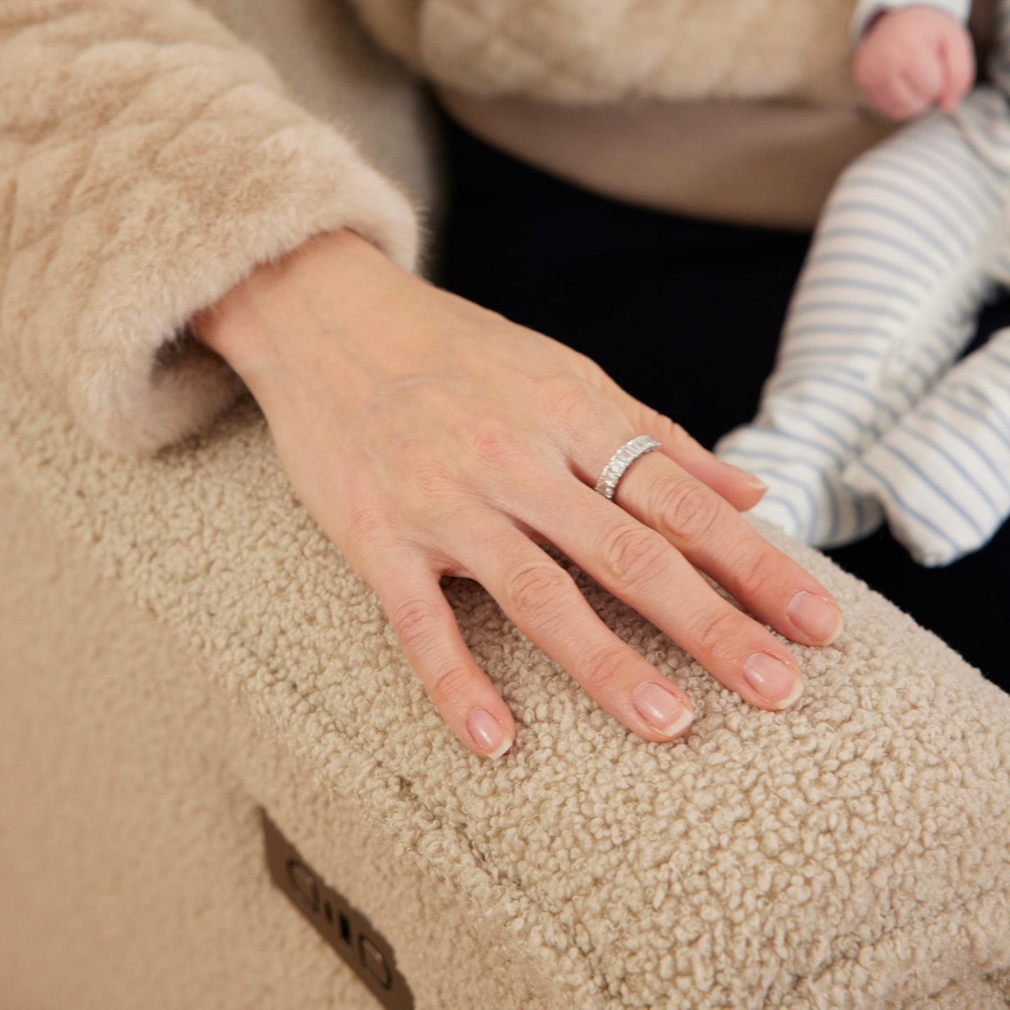 Louie Electric Recliner Glider Nursery Chair in Taupe Teddy