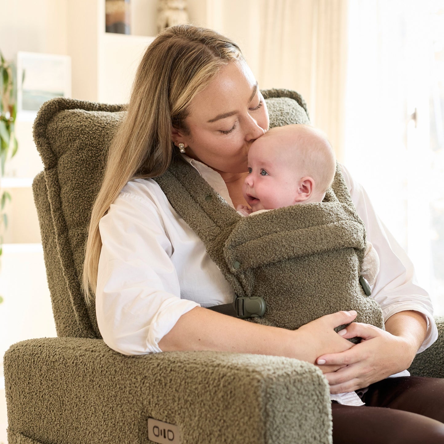 Boba Auri Baby Carrier in Olive Teddy Fleece