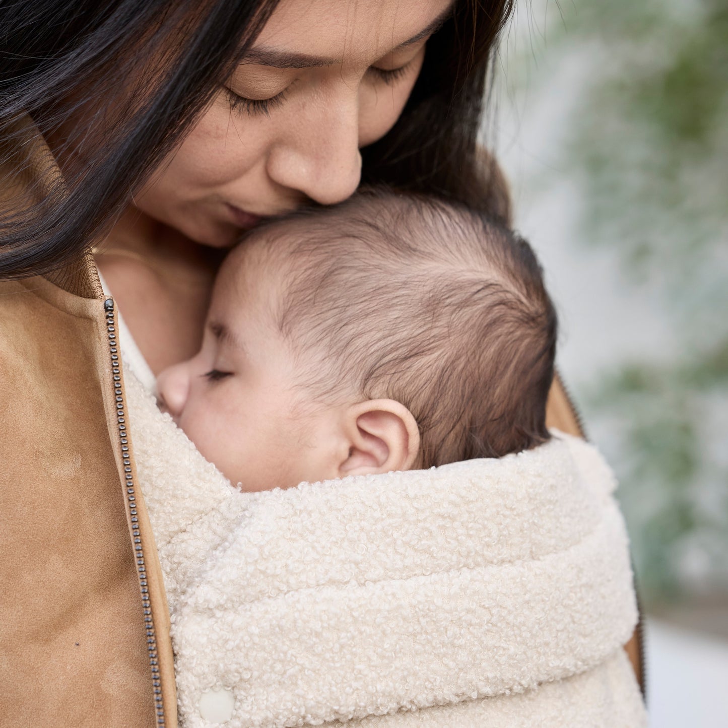 Boba Auri Baby Carrier in Taupe Teddy Fleece