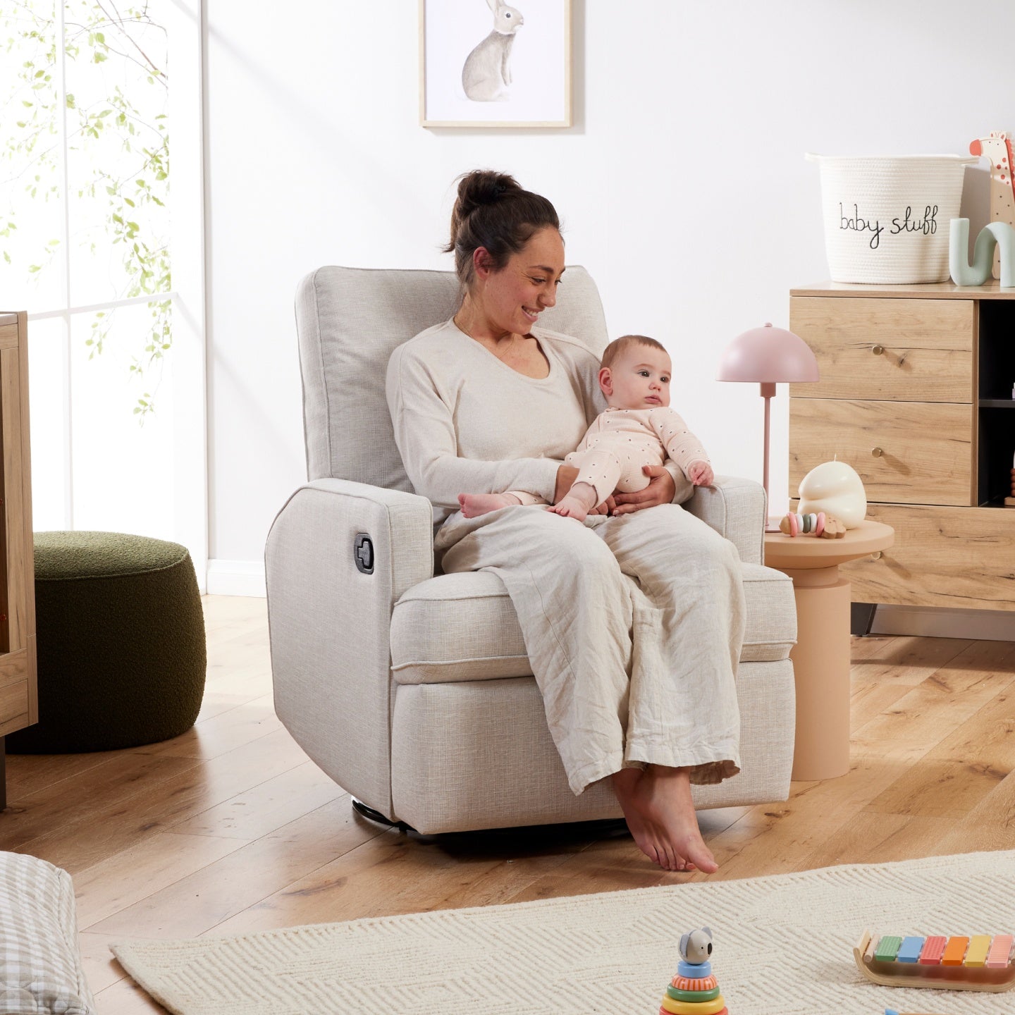 Quinn Recliner Glider Nursery Chair in Eggshell