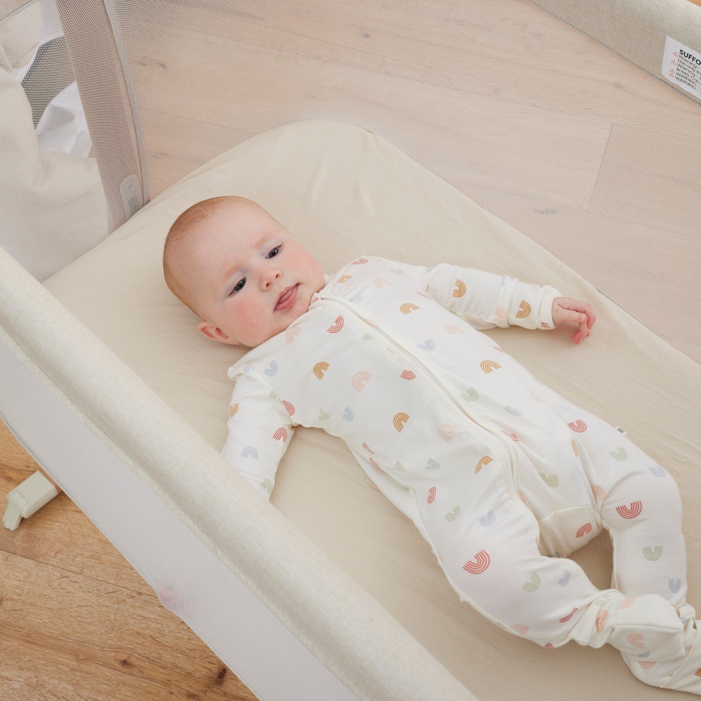 Zizee Bassinet in Scandi Walnut and Ecru