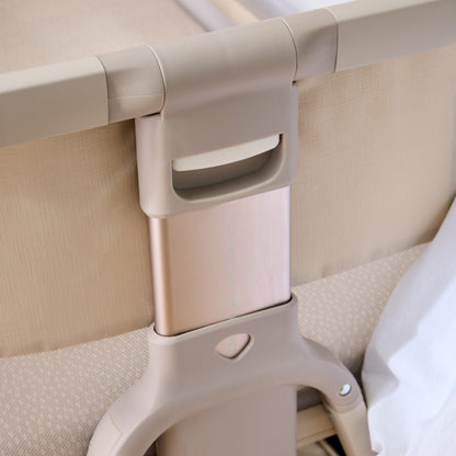CoZee Breeze Zen Co-sleeping Bassinet in Sand