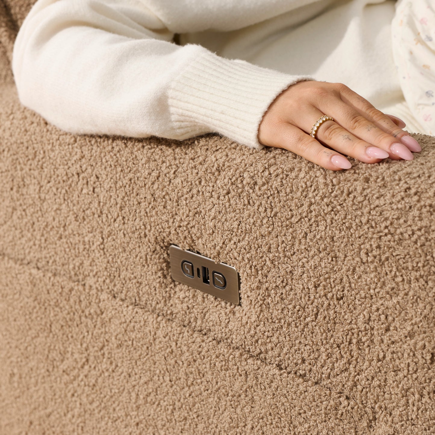 Frankie Electric Recliner Glider Nursery Chair in Mocha Teddy