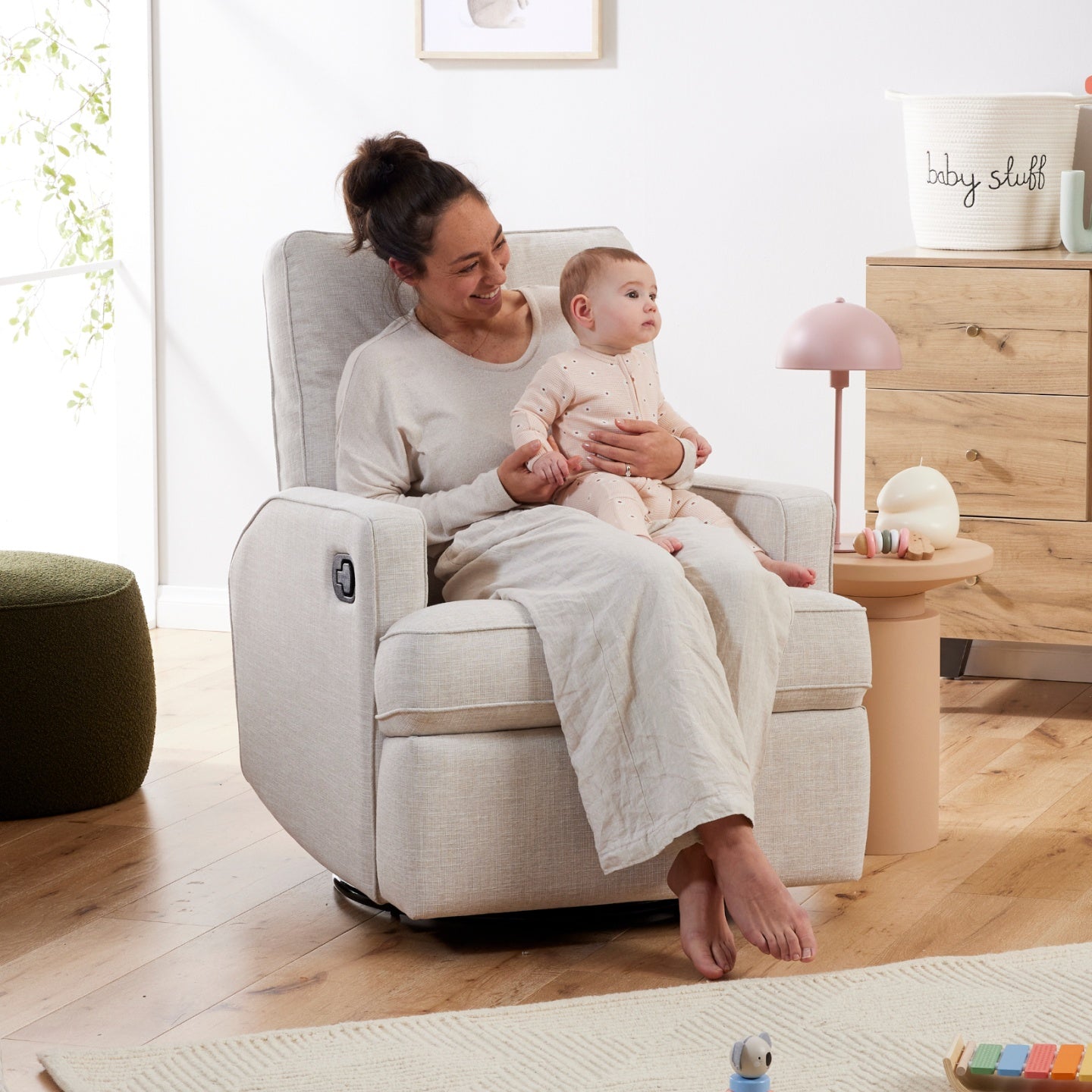 Quinn Recliner Glider Nursery Chair in Eggshell