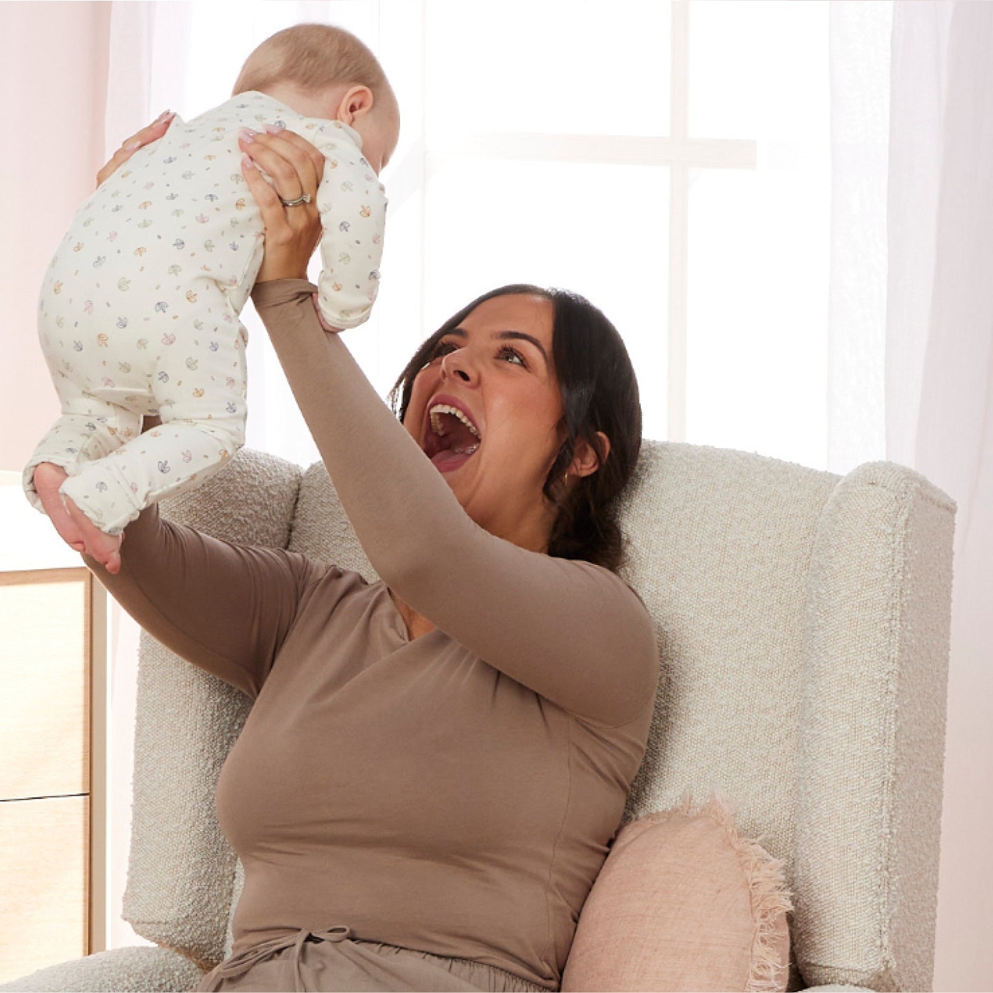Chelsea Electric Recliner Glider Chair with USB in Vanilla Bouclé