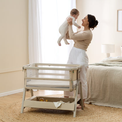 CoZee Breeze Zen Co-sleeping Bassinet in Sand