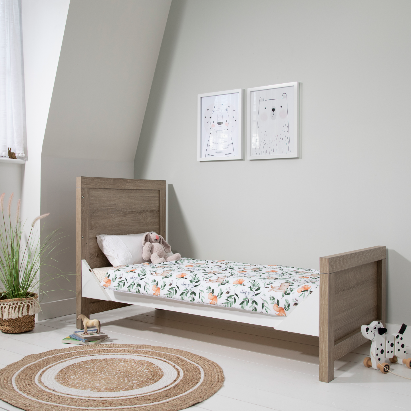 Modena Cot with Chest & Removable Changer in Oak White