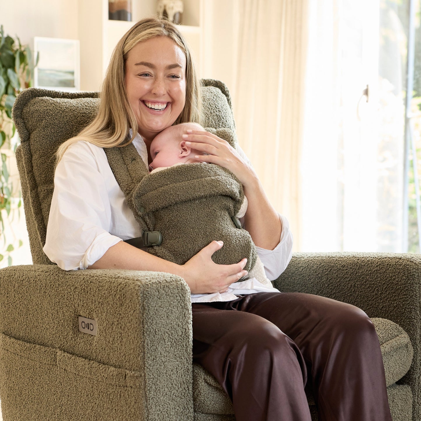 Boba Auri Baby Carrier in Olive Teddy Fleece