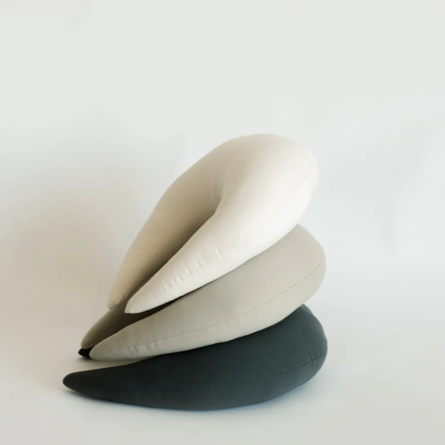 Snuggle Me Feeding Pillow in Birch