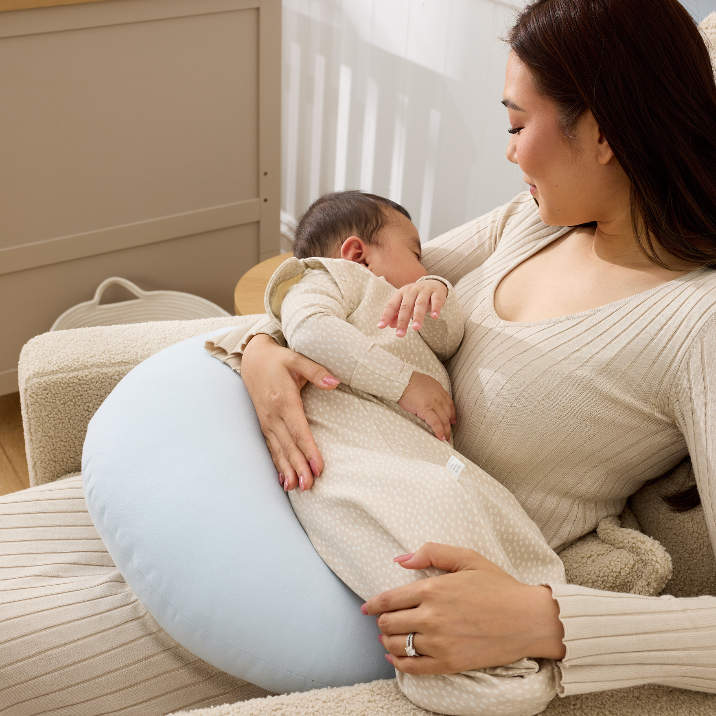 Snuggle Me Feeding Pillow in Bluebell