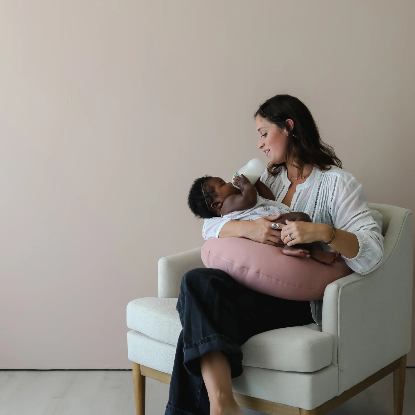 Snuggle Me Feeding Pillow in Gumdrop