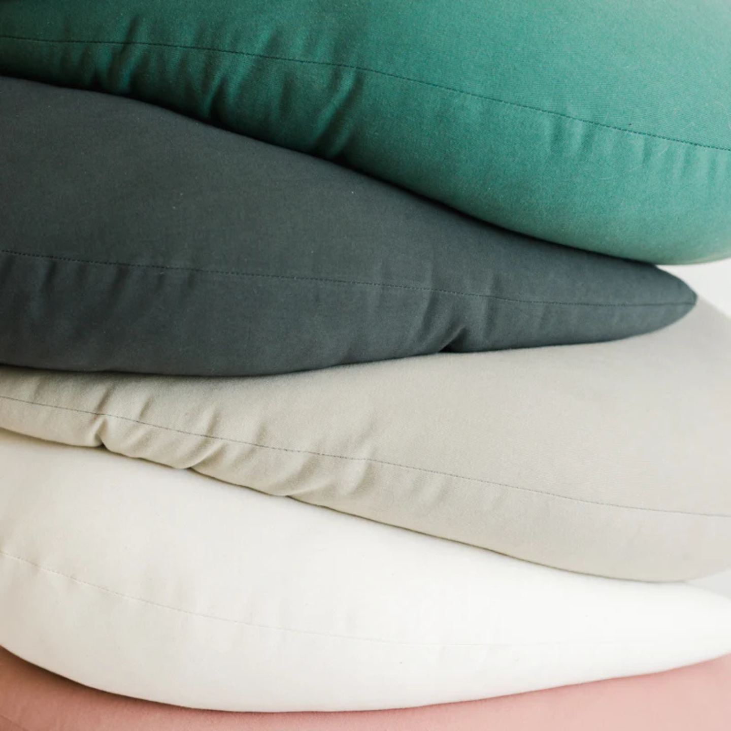 Snuggle Me Feeding Pillow in Natural