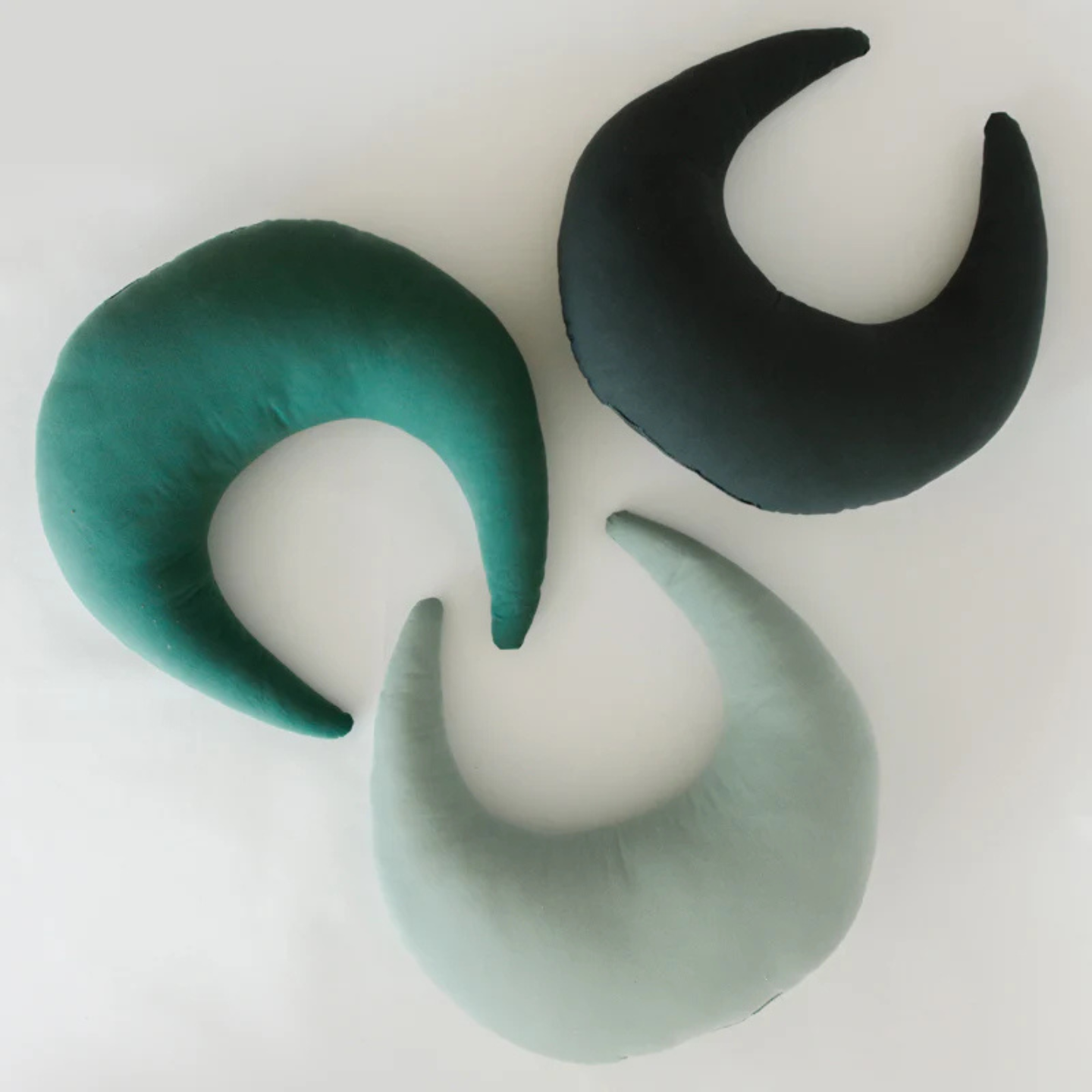 Snuggle Me Feeding Pillow in Slate