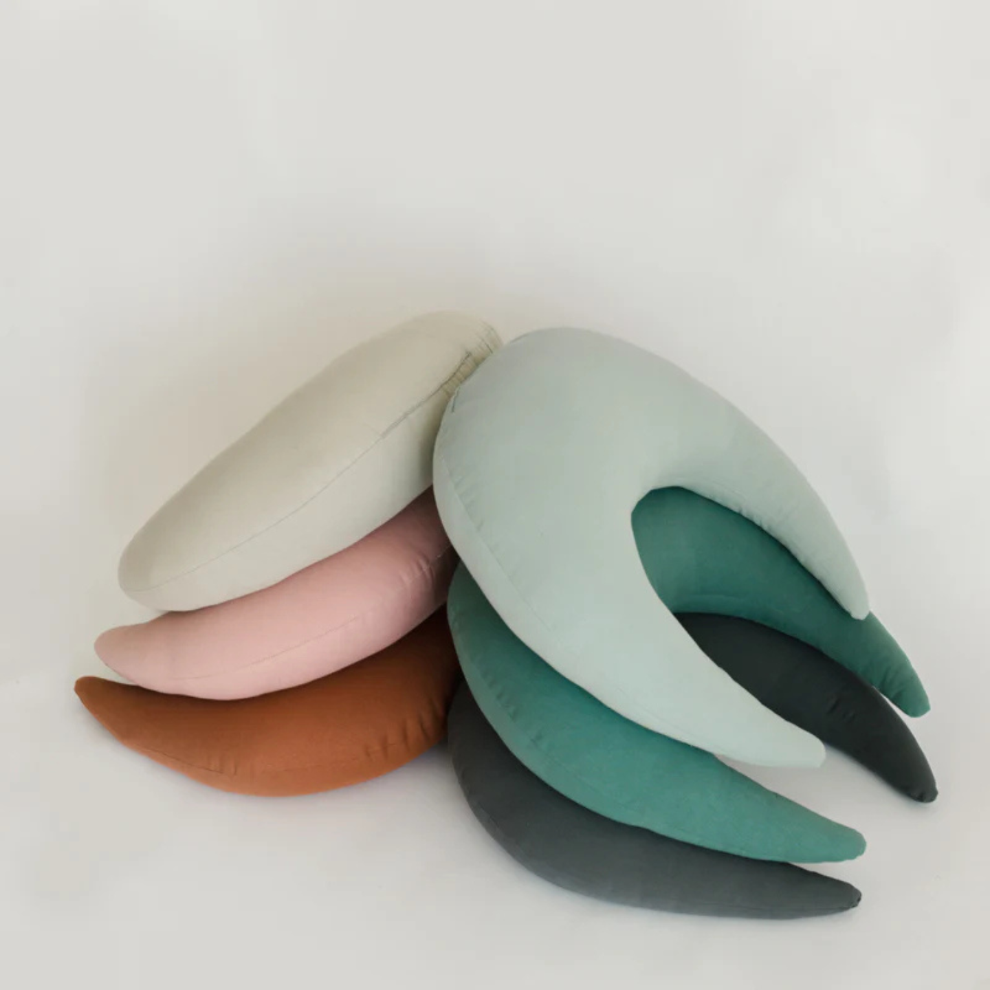 Snuggle Me Feeding Pillow in Slate