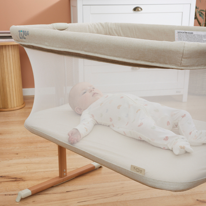 Zizee Bassinet in Scandi Walnut and Ecru